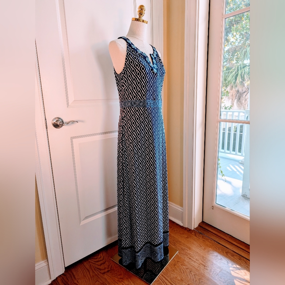 Magnolia Grace M Embroidered Sleeveless Knit Maxi Dress Navy White